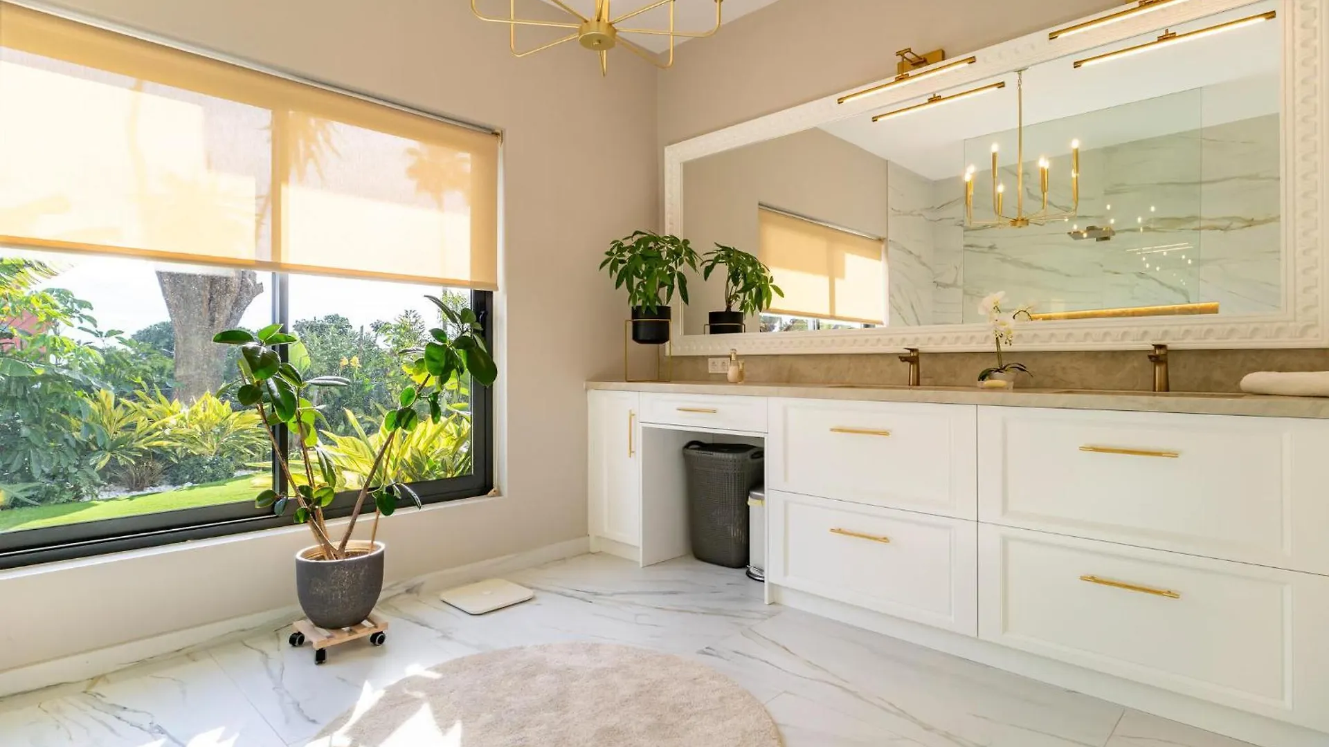 Awesome Home In Benalmadena With Heated Swimming Pool