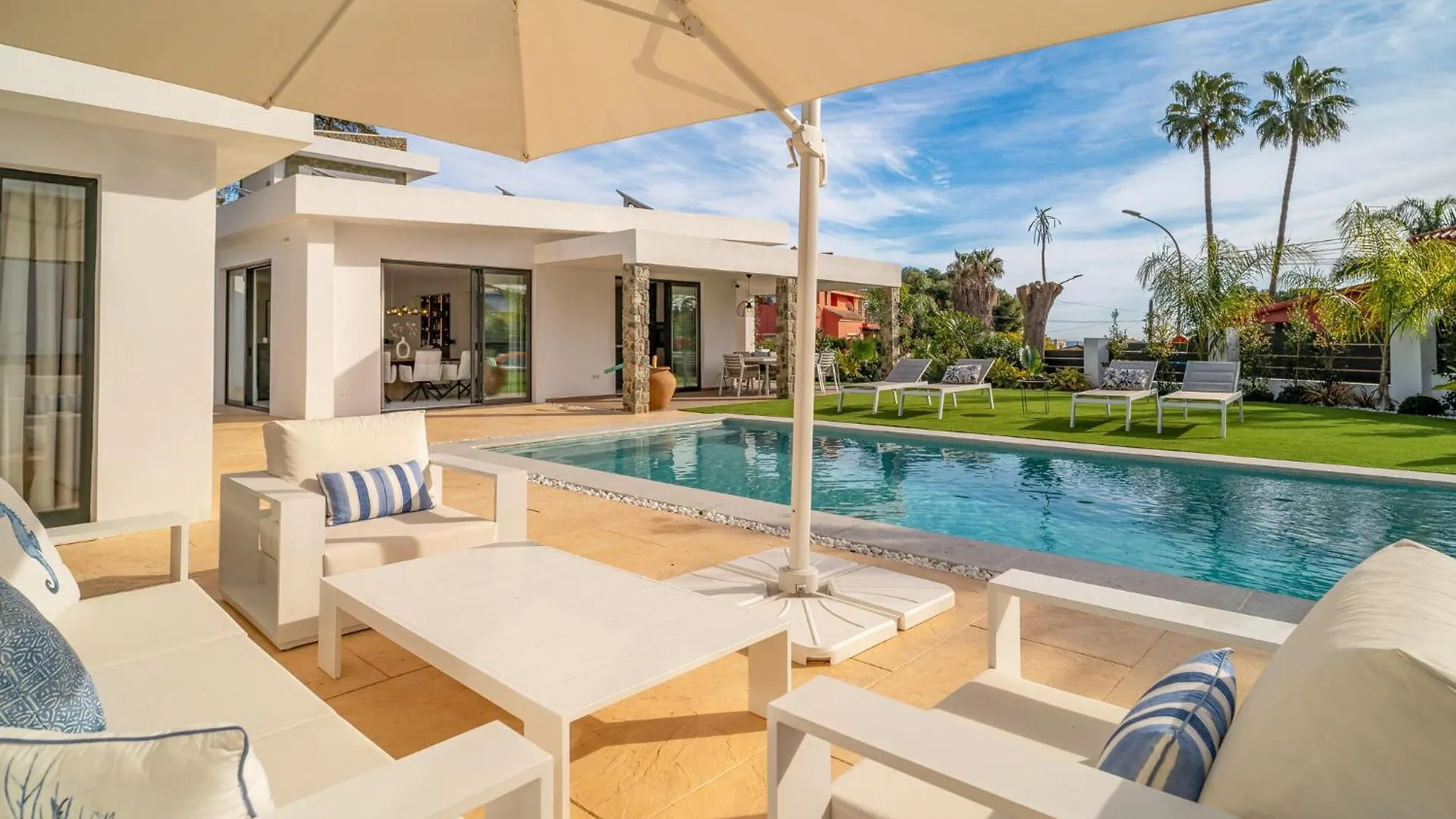 Awesome Home In Benalmadena With Heated Swimming Pool